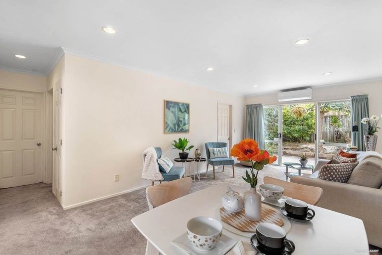 Photo of property in 5/16 Vinograd Drive, Te Atatu Peninsula, Auckland, 0610