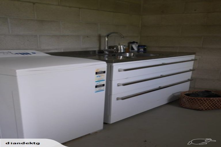 Photo of property in 163 Ocean Beach Road, Tairua, 3508