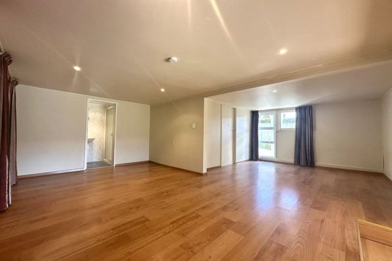 Photo of property in 19 Newhaven Terrace, Mairangi Bay, Auckland, 0630