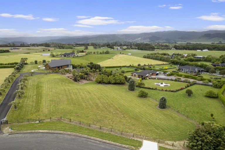 Photo of property in 85 Ohau Terrace, Ohau, 5570