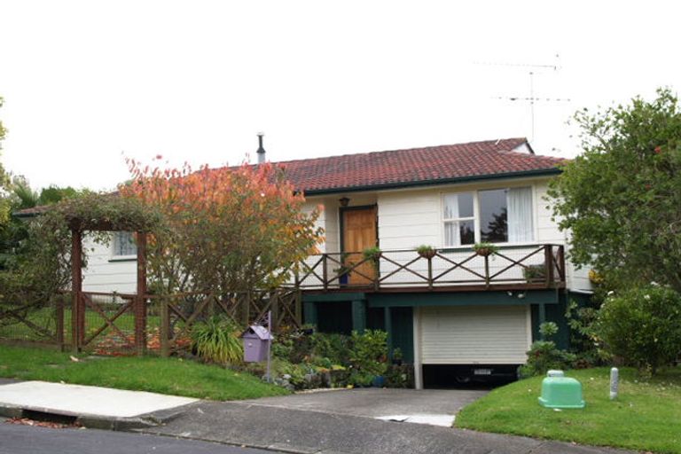Photo of property in 36 Judkins Crescent, Cockle Bay, Auckland, 2014