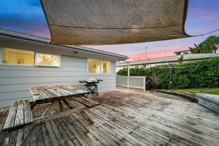 Photo of property in 56 Beulah Avenue, Rothesay Bay, Auckland, 0630