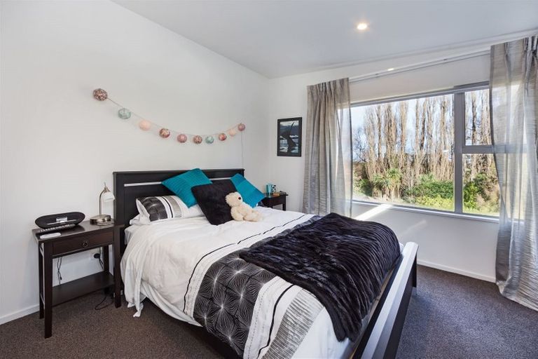 Photo of property in 15 Seager Lane, Hillmorton, Christchurch, 8024