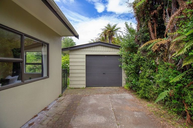 Photo of property in 5 Matipo Avenue, Pomare, Rotorua, 3015