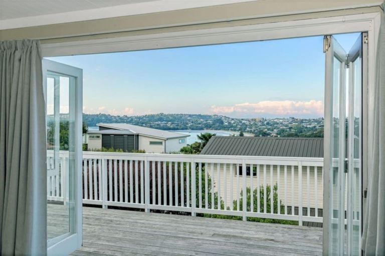 Photo of property in 75 Stanmore Bay Road, Stanmore Bay, Whangaparaoa, 0932