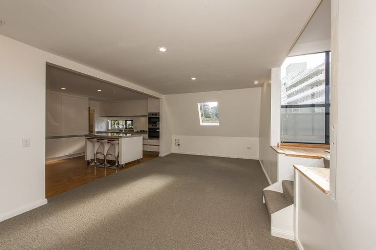 Photo of property in 3/2 Macdonald Crescent, Te Aro, Wellington, 6011