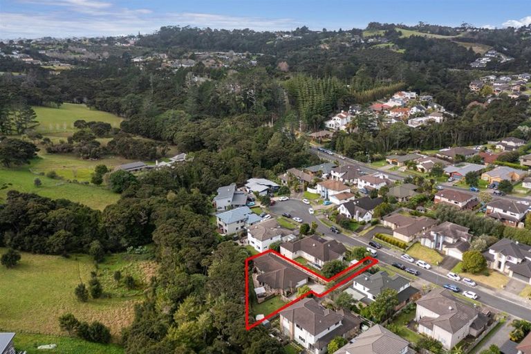 Photo of property in 16 Kunzea Place, Greenhithe, Auckland, 0632