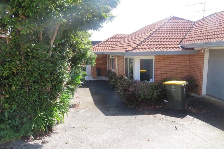 Photo of property in 2/15 Mccahill Views, Botany Downs, Auckland, 2010