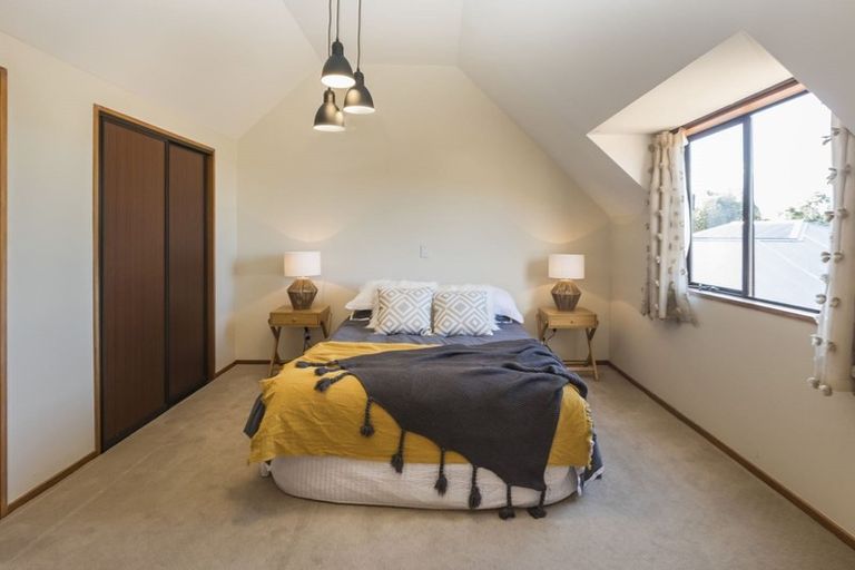 Photo of property in 2/22a Augusta Street, Redcliffs, Christchurch, 8081