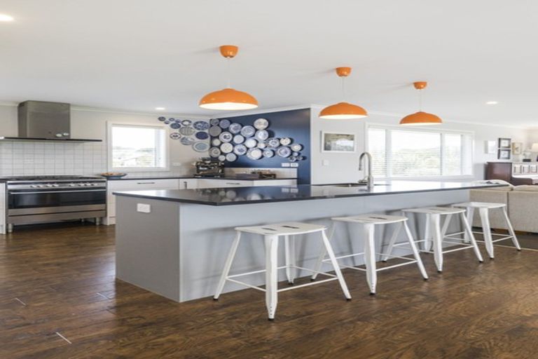 Photo of property in 25 Hartwell Drive, Kelvin Grove, Palmerston North, 4470