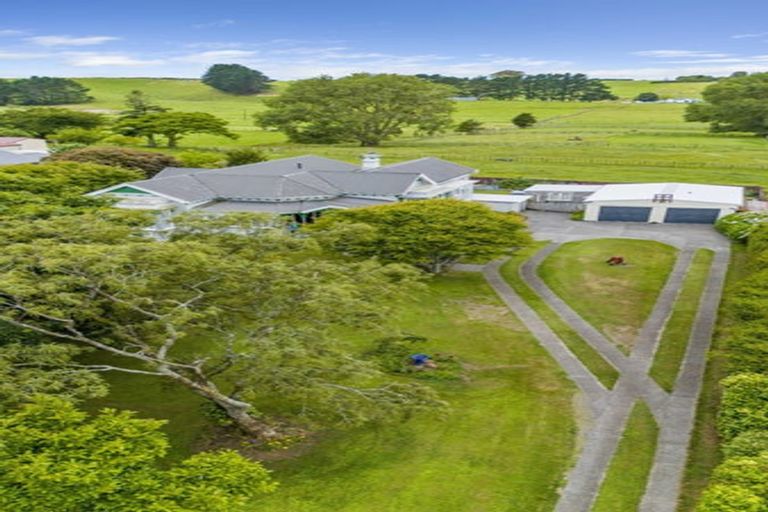 Photo of property in 18 Mills Street, Eltham, 4322