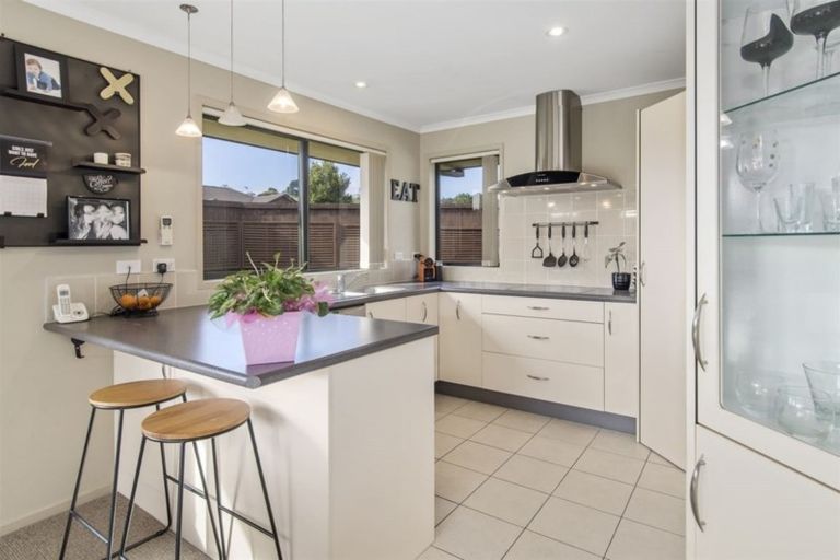 Photo of property in 2 Eagle Street, Welcome Bay, Tauranga, 3112