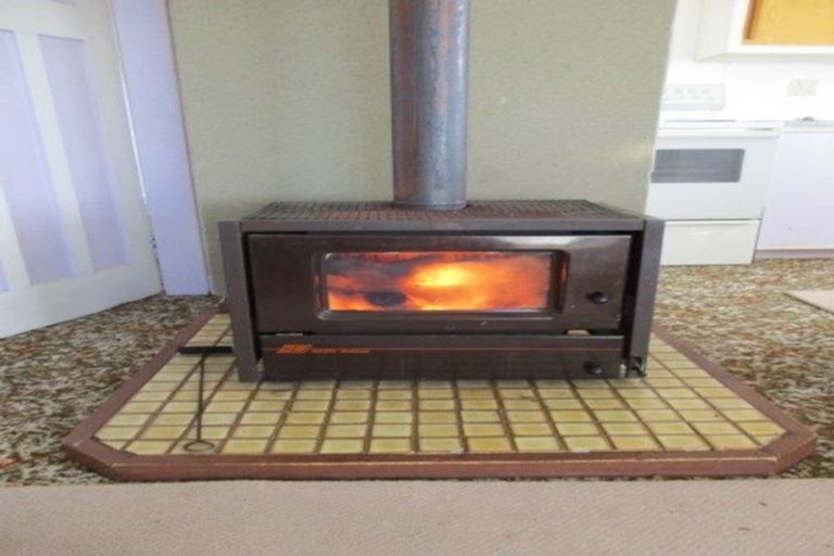 Photo of property in 74 Esplanade, Kaka Point, 9271