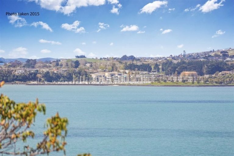 Photo of property in 56 Cockle Bay Road, Cockle Bay, Auckland, 2014