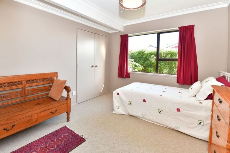 Photo of property in 28 Hand Road, Helensville, 0800