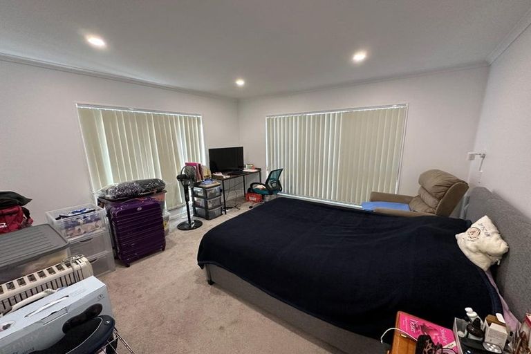 Photo of property in 30a Godley Road, Green Bay, Auckland, 0604