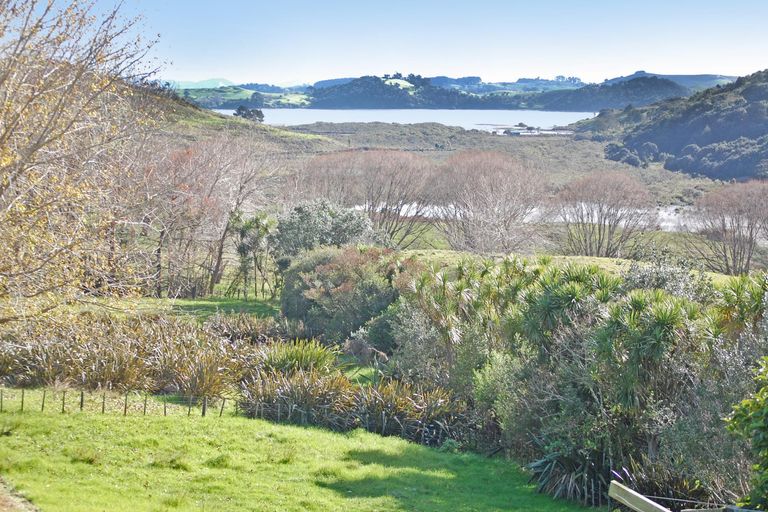 Photo of property in 32 Waterview Crescent, Kaiwaka, 0573