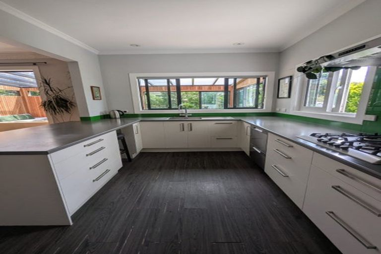 Photo of property in 80a Lyall Parade, Lyall Bay, Wellington, 6022