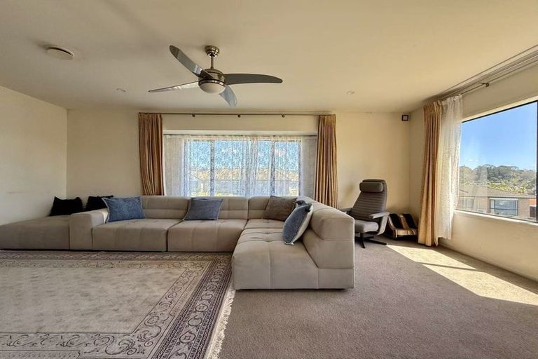 Photo of property in 19 Roy Maloney Drive, Henderson, Auckland, 0612