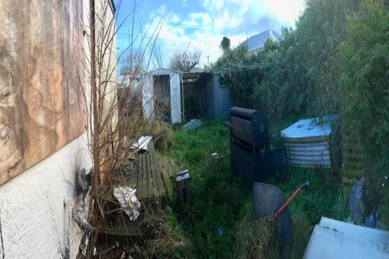 Photo of property in 284 Oxford Street, South Dunedin, Dunedin, 9012