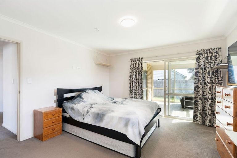 Photo of property in 112a Queen Street West, Levin, 5510