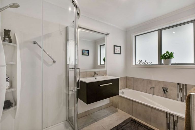 Photo of property in 3 Kamahi Crescent, Papamoa Beach, Papamoa, 3118