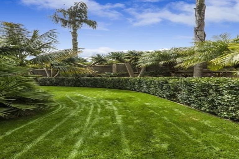 Photo of property in 38 Catalina Crescent, Forrest Hill, Auckland, 0620