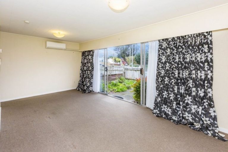 Photo of property in 2/45 Royal Street, Upper Hutt, 5018