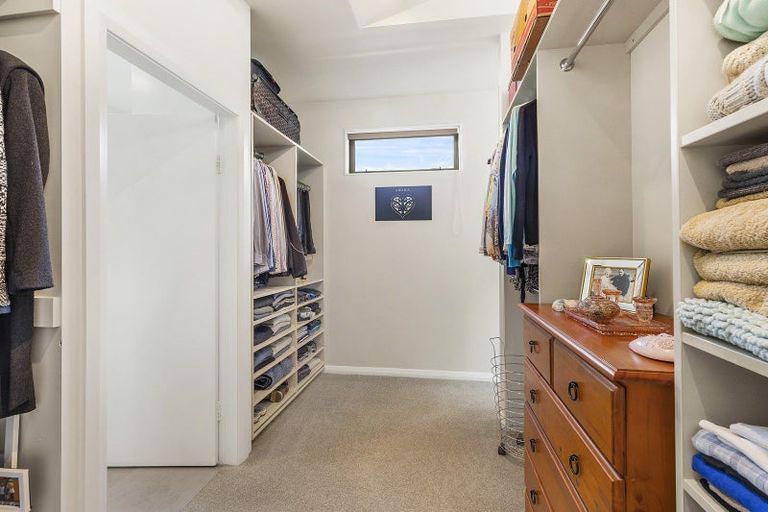 Photo of property in 118 Breaker Bay Road, Breaker Bay, Wellington, 6022