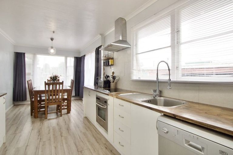 Photo of property in 15 Barrett Road, Whalers Gate, New Plymouth, 4310