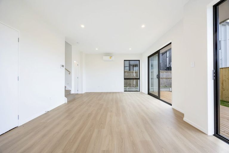 Photo of property in 18a Winfield Road, Kumeu, 0810