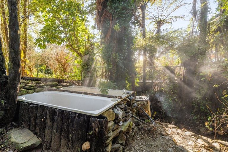 Photo of property in 269 Moetapu Bay Road, Moetapu Bay, Picton, 7282