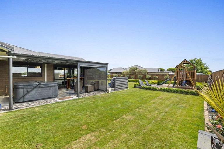 Photo of property in 12 Nikau Place, Hawera, 4610