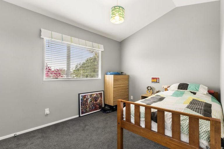 Photo of property in 19 Patons Road, Howick, Auckland, 2014