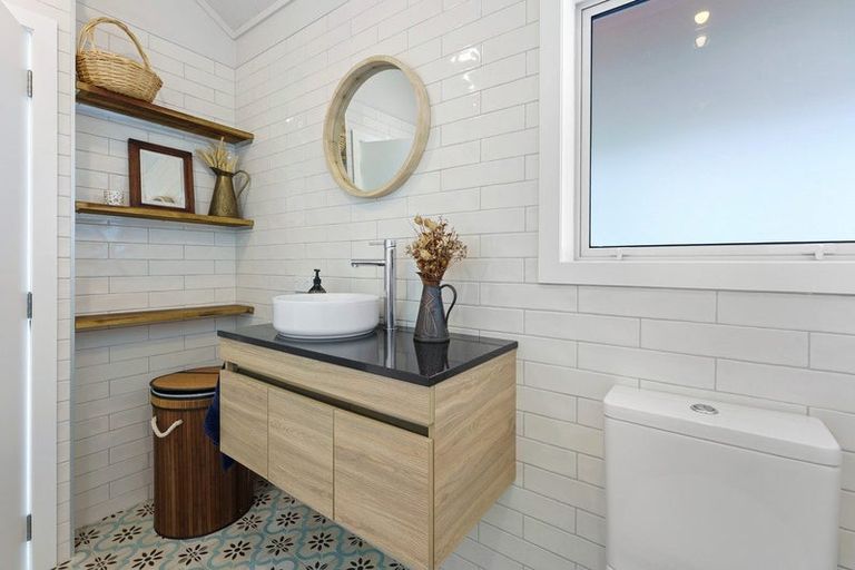 Photo of property in 175 Raumati Road, Raumati Beach, Paraparaumu, 5032