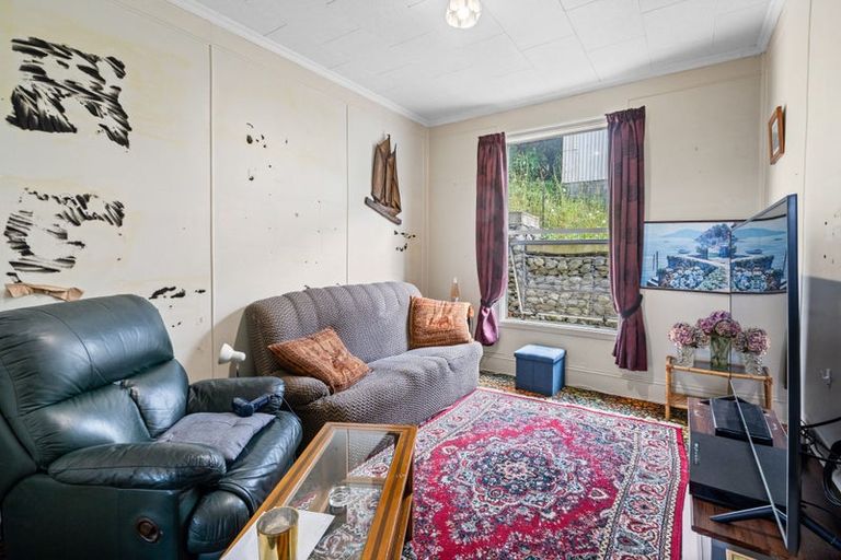 Photo of property in 29 Voelas Road, Lyttelton, 8082