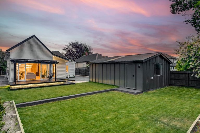 Photo of property in 10 Weston Road, St Albans, Christchurch, 8052