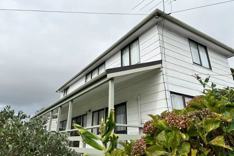 Photo of property in 2/491 Glenfield Road, Glenfield, Auckland, 0629