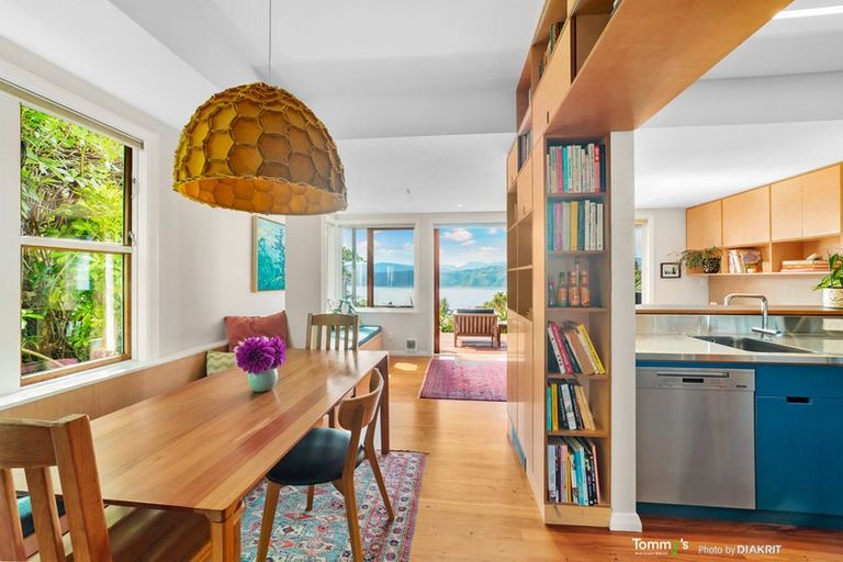 Photo of property in 27 Beacon Hill Road, Strathmore Park, Wellington, 6022