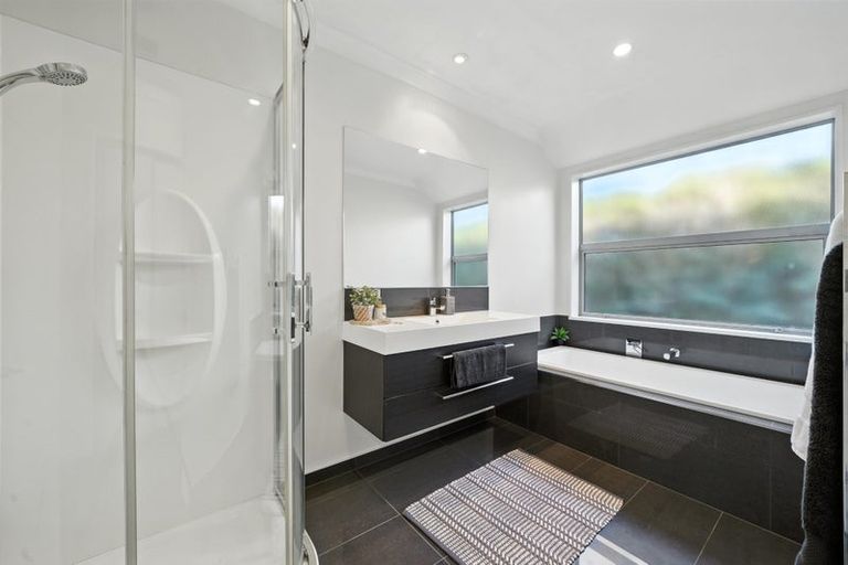 Photo of property in 18 Churchill Drive, Rangiora, 7400