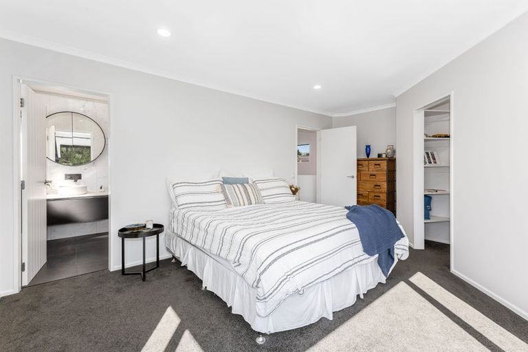 Photo of property in 59 Te Puia Drive, Aotea, Porirua, 5024