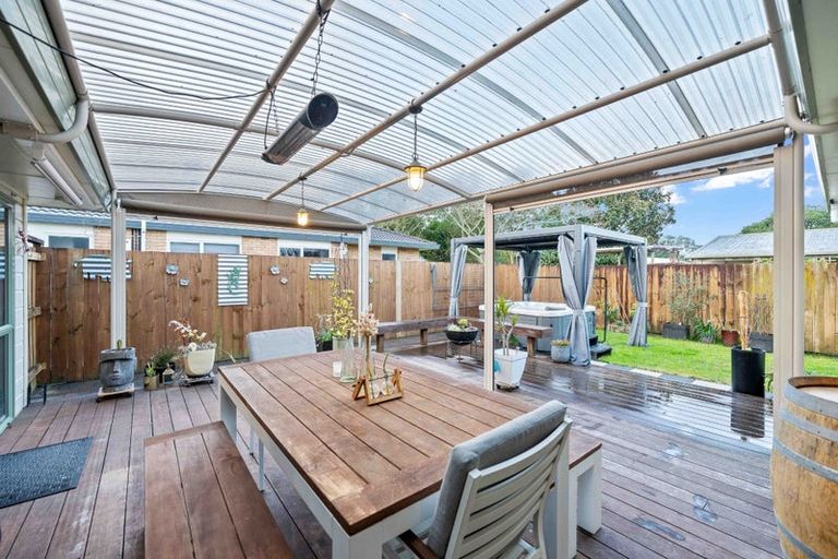 Photo of property in 1 Coolen Place, Tuakau, 2121