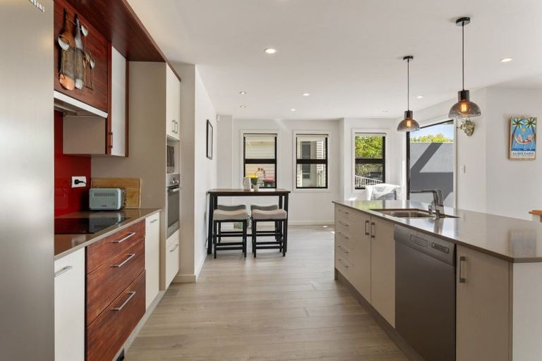 Photo of property in 10 Hei Esplanade, Whitianga, 3510