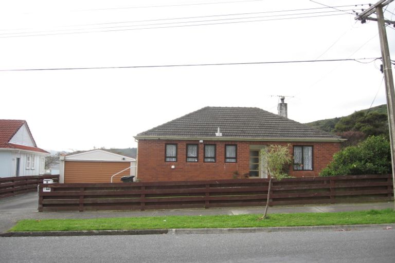 Photo of property in 17 Cleland Crescent, Naenae, Lower Hutt, 5011