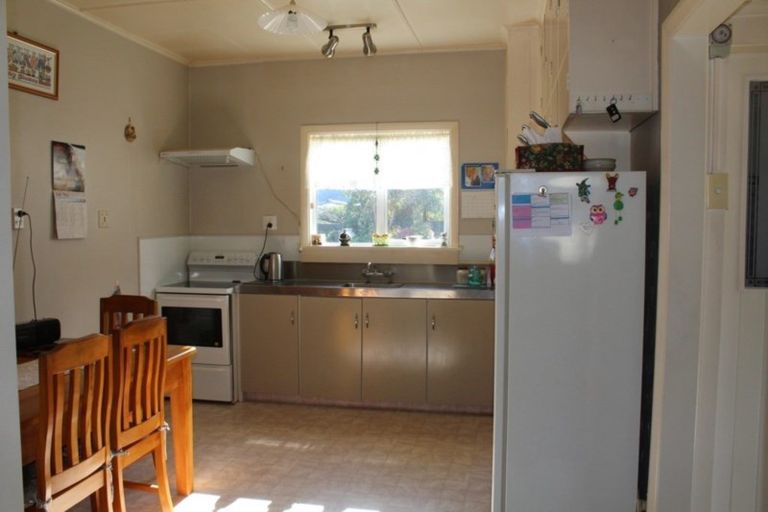 Photo of property in 15 Neptune Street, Dannevirke, 4930