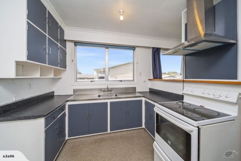Photo of property in 10 Naumai Place, Spotswood, New Plymouth, 4310