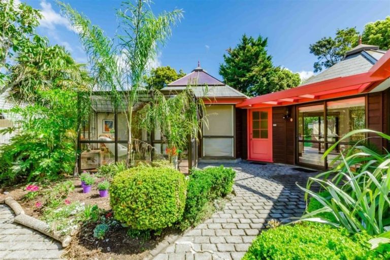 Photo of property in 76-78 Raumati Road, Raumati Beach, Paraparaumu, 5032
