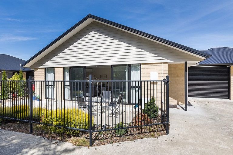 Photo of property in 15 Thomson Street, West End, Palmerston North, 4412