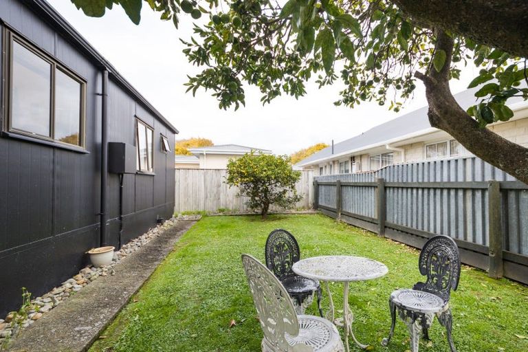 Photo of property in 2a Hendon Place, West End, Palmerston North, 4412
