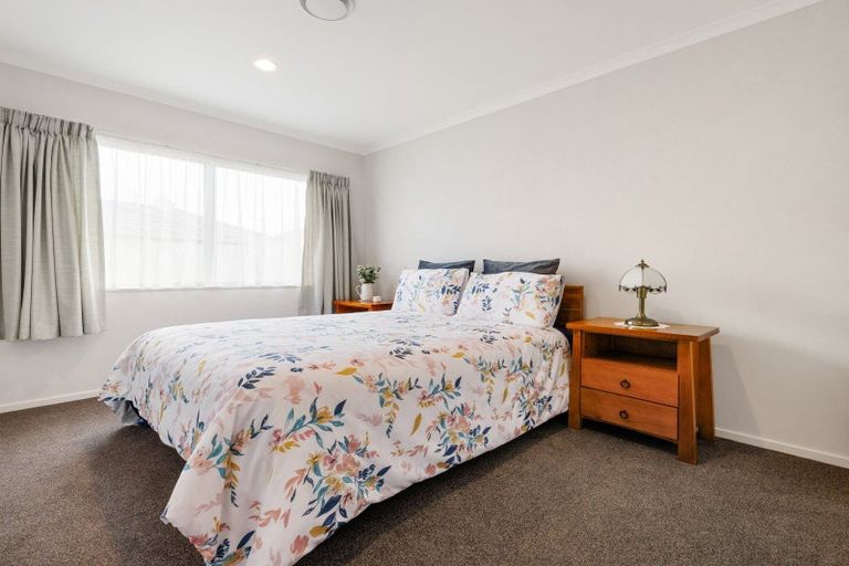 Photo of property in 2 Brunswick Place, Rototuna North, Hamilton, 3210